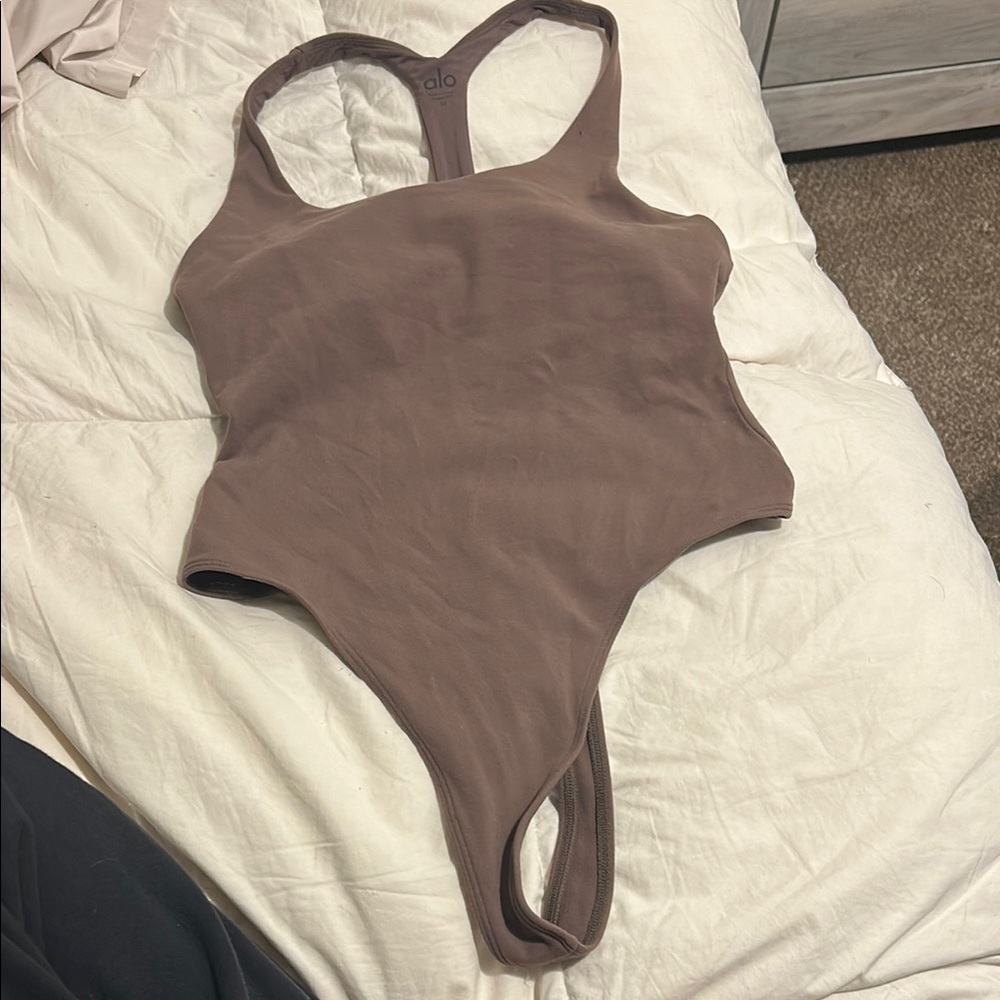 ALO Yoga Sleek Back Bodysuit in Hot Cocoa
